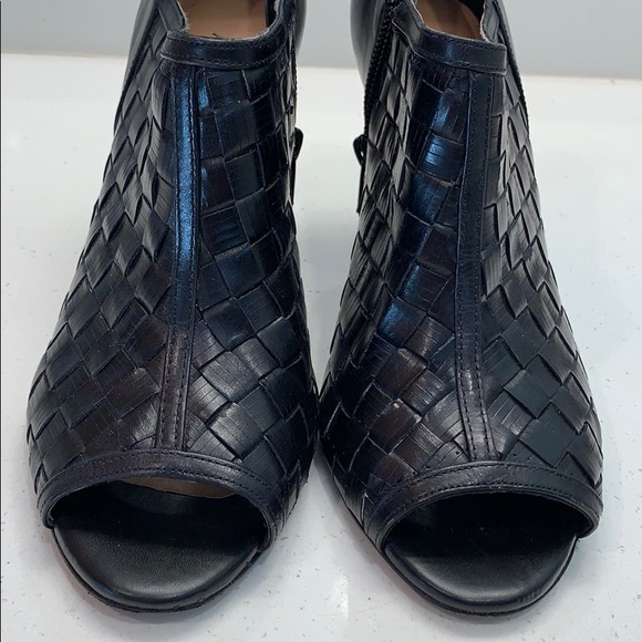 EUC Antonio Melani Black Dress Booties Sz 8 - Picture 8 of 9